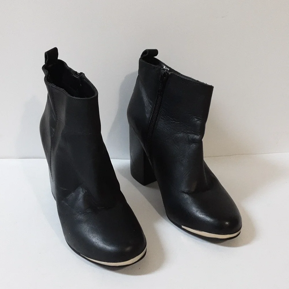 Steve Madden heels approx